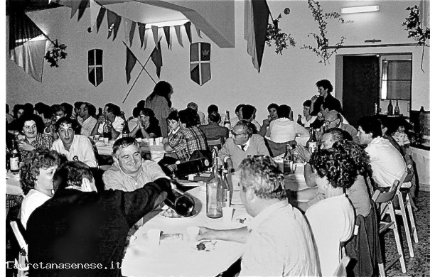 1986 - Cena della vittoria della Corona al  Cinema Teatro Ravvivati