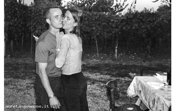 1999 - Diego e Jessica fra i filari di viti